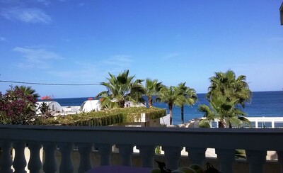 First floor of a villa 30 meters off the beach