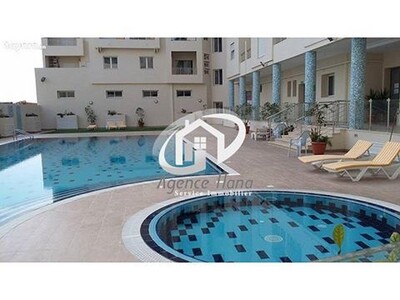 appartement pied dans l'eau avec piscine