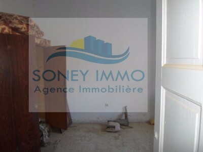 Maison de 4 pièces route de tunis km