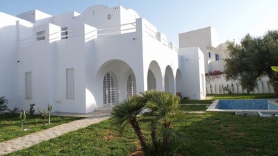 magnifique villa avec bel piscine à Hammamet