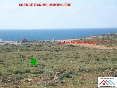 Terrain touristique en face rest dorade