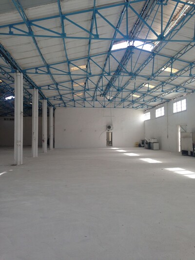 SHOW ROOM CENTRE AUTOS 1100 M G B AROUS