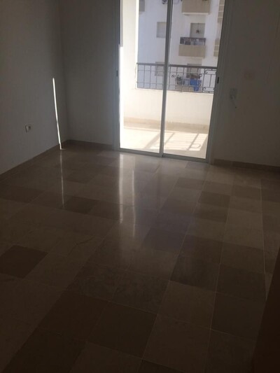 APPARTEMENT 4 PIÈCE HS à CITE LES PALMERAIS