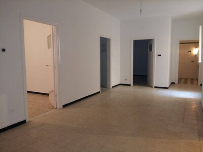 Réf 9016 : Un appartement bureautique du 4 pièces au centre ville