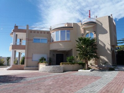 a vendre une châteaux a hammamet