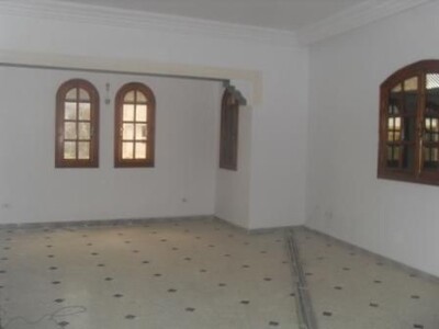 joli étage de villa à chott meriem
