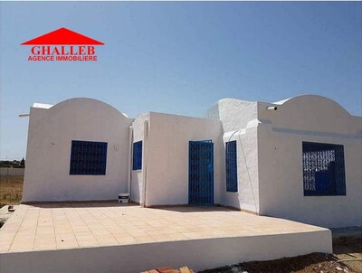 vendre un ferme d'un hectare et demi située à yasmine hammamet EM