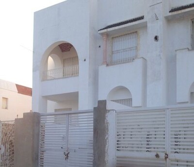 une belle villa de style américain moderne située a hammamet