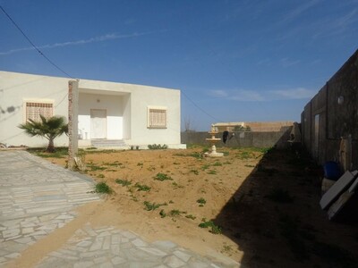 une belle villa de 1000 à la campagne de hammamet
