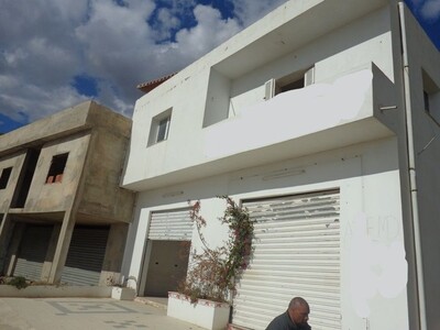 une belle maison avec deux garages à hammamet