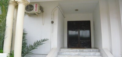 splendid villa in Khzeama