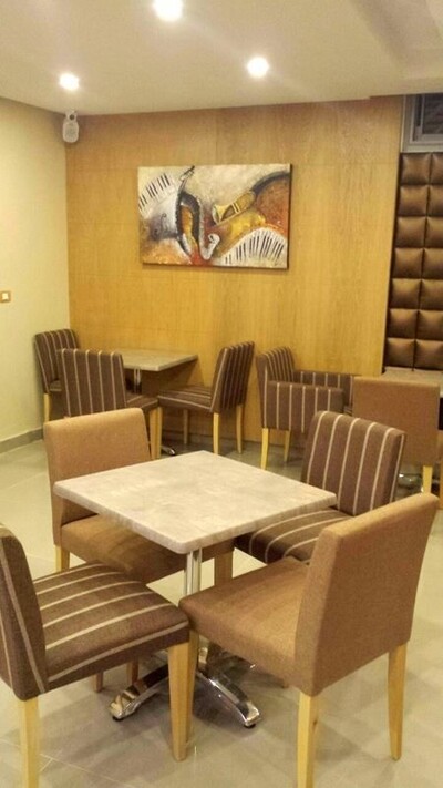 Salon de Thé à Ain Zaghouan Nord