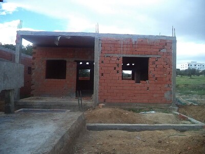 2 maisons inachevée 250 à hammamet sud