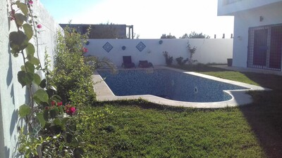 A vendre villa de 300m² sur terrain de 390m² à sidi hammed
