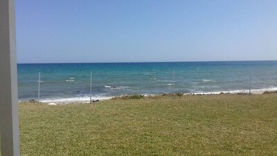 Villa de 980 m² pieds dans l'eau à hammamet nord