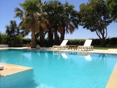 Villa MAJESTUEUSE située sur les hauteurs d'hammamet
