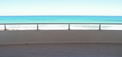 bel étage de villa bien meublé front mer