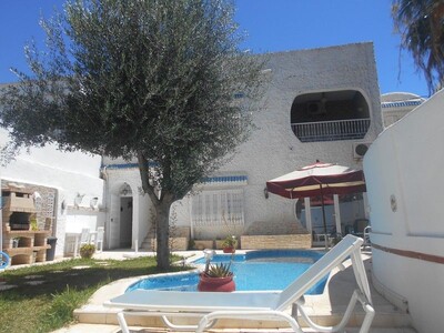 villa avec piscine prés de palais président hammamet