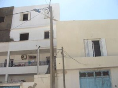 4 appartements à vendre situés à Nabeul Rue Hbib bourgiba dans un quartier très calme et près de toute commodité et c'est un très