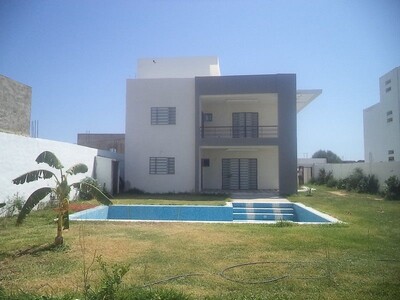 charmante villa avec piscine de 1000 à hamammet sud