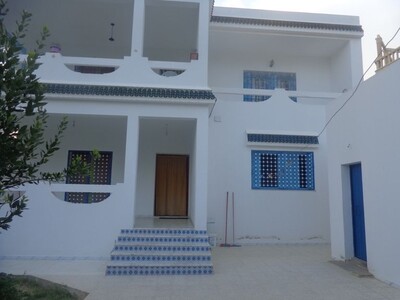 Maison sur deux niveaux à Mrezga M