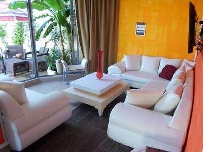 villa zone miramar avec piscine