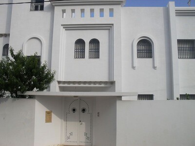 Magnifique villa semi meublée à Mrezga