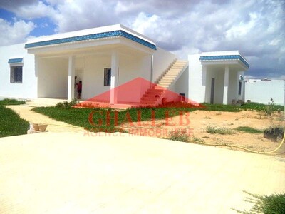 charmante villa neuve avec jardin