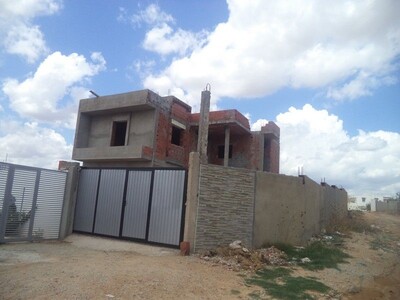 unfinished American style villa in South hammamet