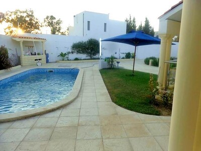 Trés belle villa spacieuse avec piscine