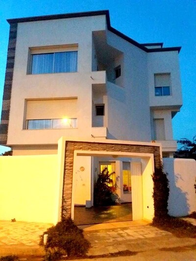 belle villa avec piscine AFH mrezga