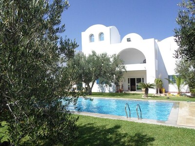 une luxueuse villa à kharrouba Hammamet