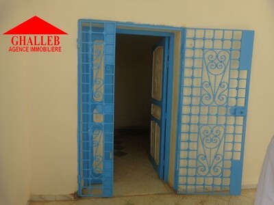 a v une maison à jabnoun 75md à 2 pas à hammamet sud oo