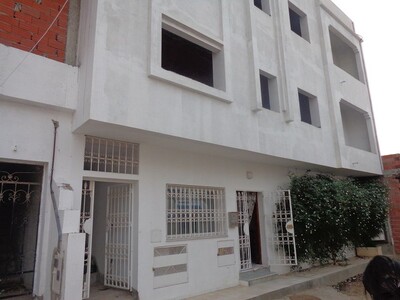 A v une maison avec deux étage inachevée à maaret hammamet 280md