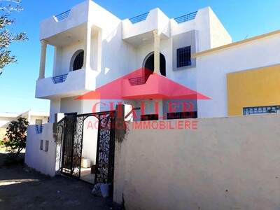duplex inachevée sur la route