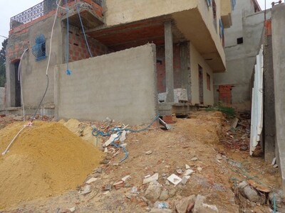 un appartement rdc inachevé de 150m² a vendre