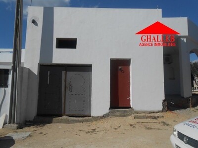 a vendre une maison de 175m² sur un terrain de 230m²