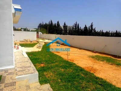 AV UNE TRÈS BELLE VILLA SITUÉE A HAMMAMET HK