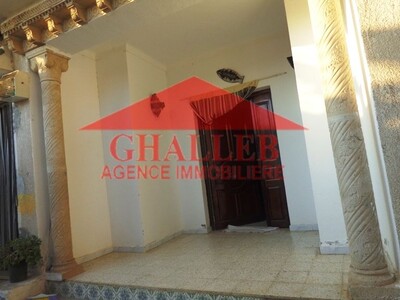 maison s+4 avec studio à hammamet