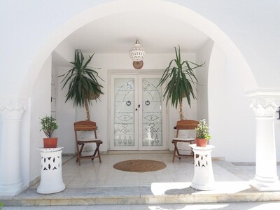 a vendre magnifique villa avec jardin ay