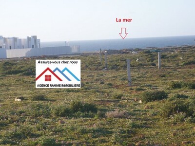 Terrain const de 200 en face de la mer