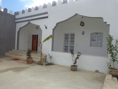 AV VILLA AVEC GRAND JARDIN A HAMMAMET