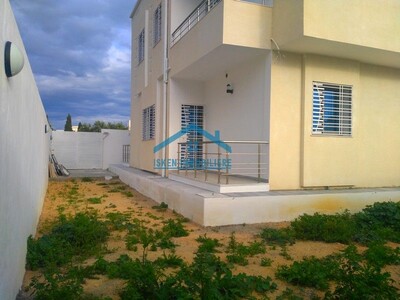 A vendre villa bien placée a mrezga a deux pats de la plage
