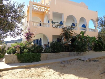Grand villa a vendre a Hammamet SR