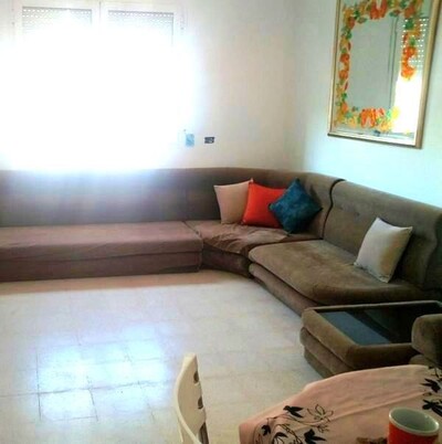 A vendre un appartement au 2ème étage a Hammamet sf