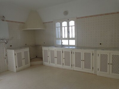 à vendre une villa situeé a Hammamet seyyf