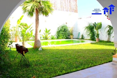A vendre une magnifique villa de haut standing à proximité