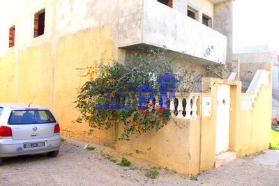 Maison sur 3 niveaux avec terrain à Hammamet sud