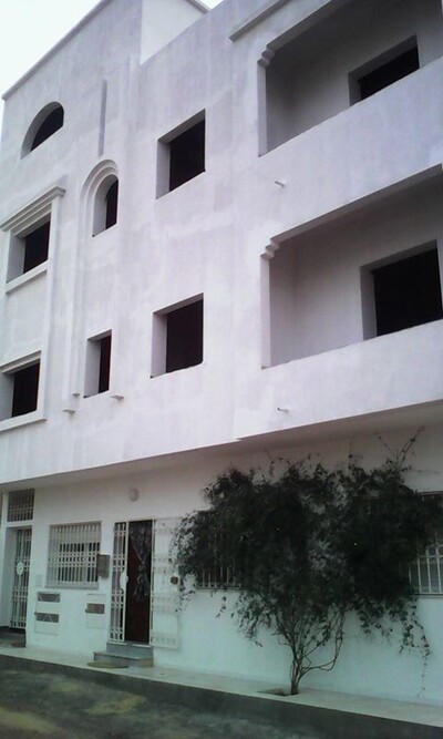 villa RDC +2 appartements inachevée à hammamet sud