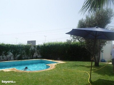 pretty villa with pool in Hammamet there